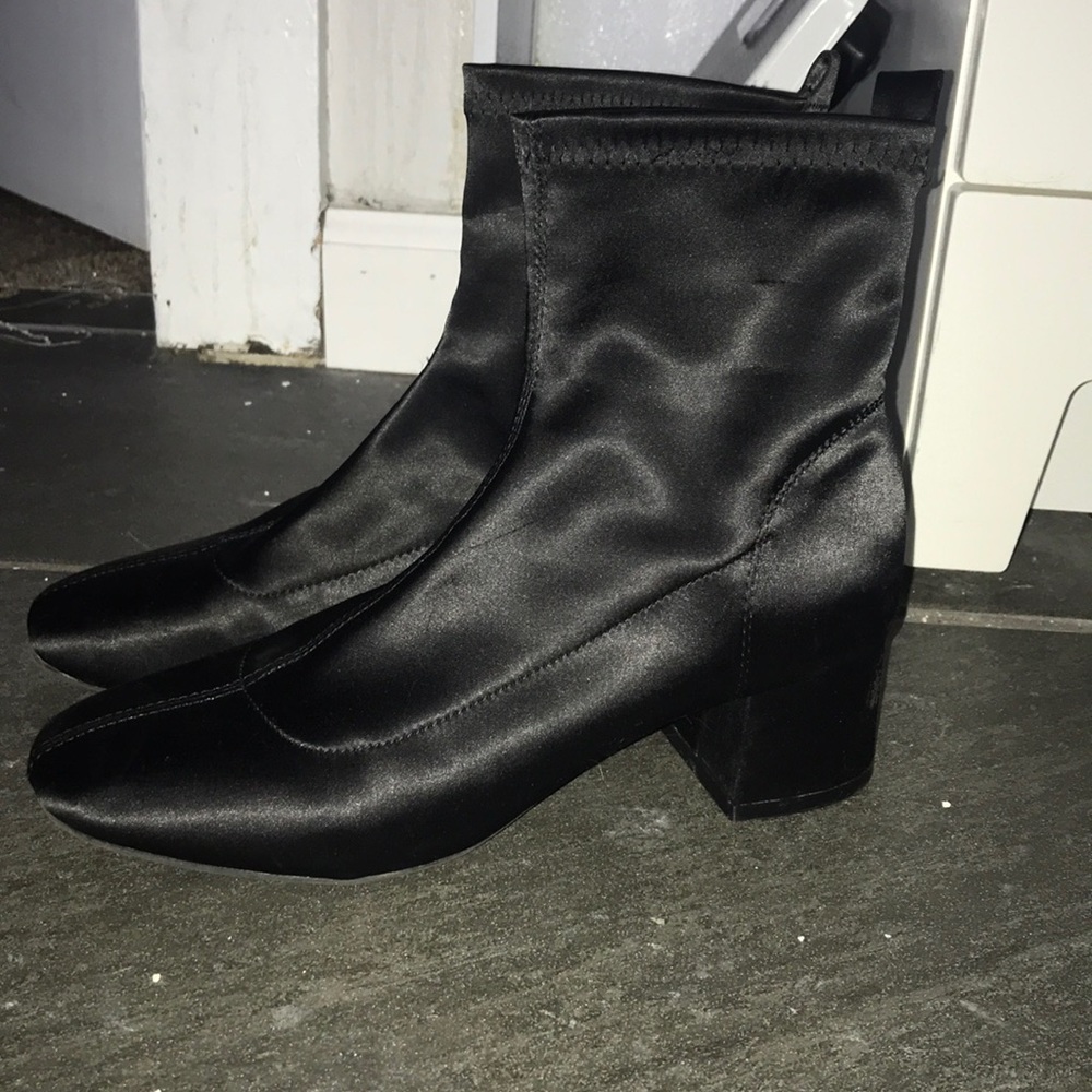 forever 21 Sock booties